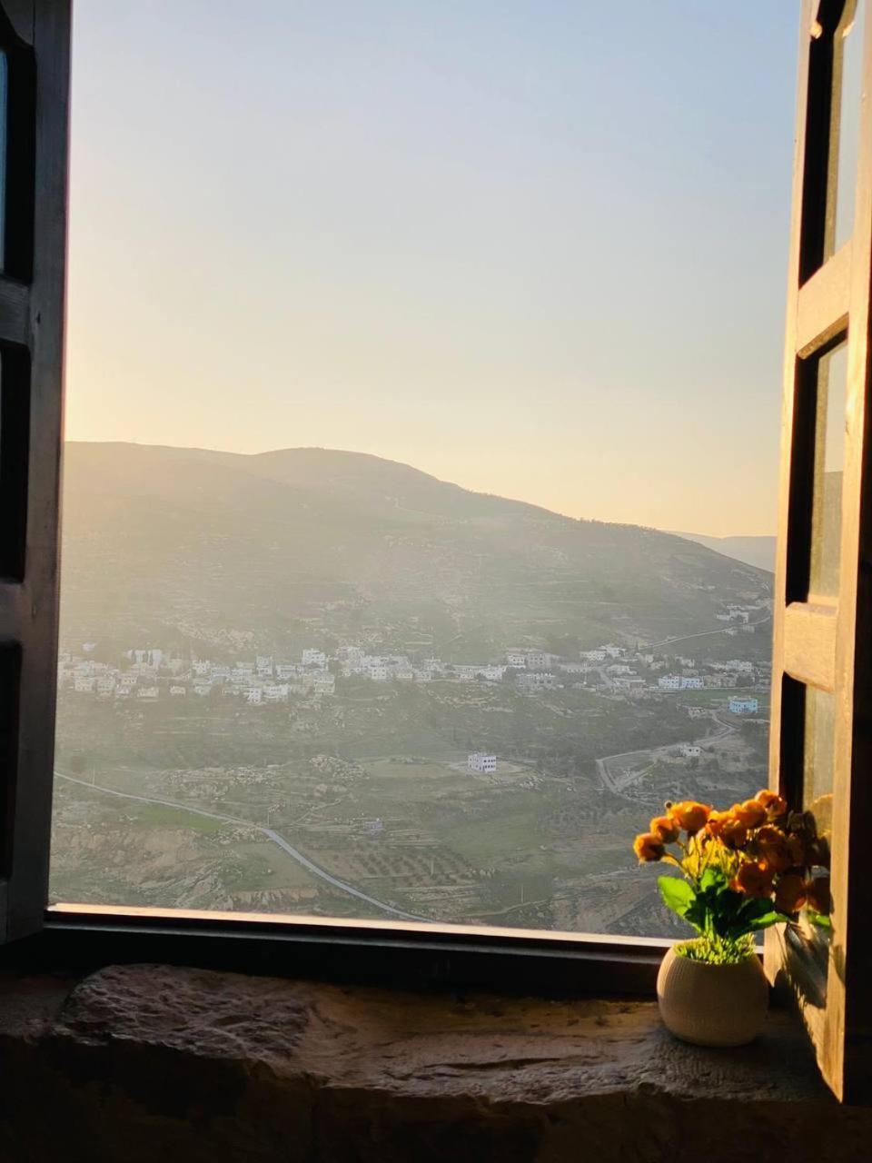 Апартаменти Mountain View House Ель-Карак Екстер'єр фото